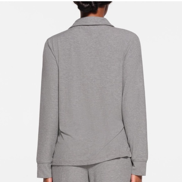 SKIMS SOFT LOUNGE SLEEP TOP SIZE S - Picture 3 of 9